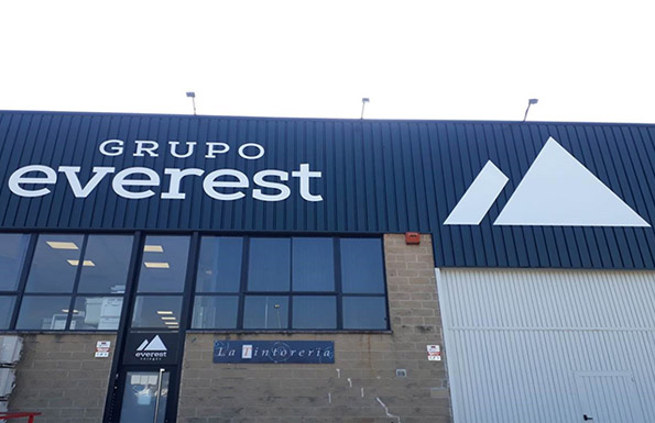 Logo Grupo Everest